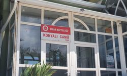 Dinar Konyalı Camii'nin Dış Avlu Duvarında Boyama Çalışmaları Başladı