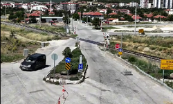 Dazkırı’da Ulaşım Yatırımları Sürüyor: Ağustos Ayında 30 Bin Metrekare Kilit Parke Yol Yapılacak