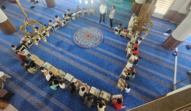 Dinar İlçe Müftüsü Ahmet Kervancıoğlu’ndan Yaz Kur’an Kursu Öğrencilerine Ziyaret