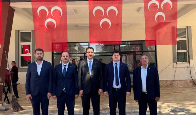 MHP Bolvadin’de Mahmut Kızıltoprak Güven Tazeledi! Başkan Aynacı’dan Kongrede Sert Mesajlar