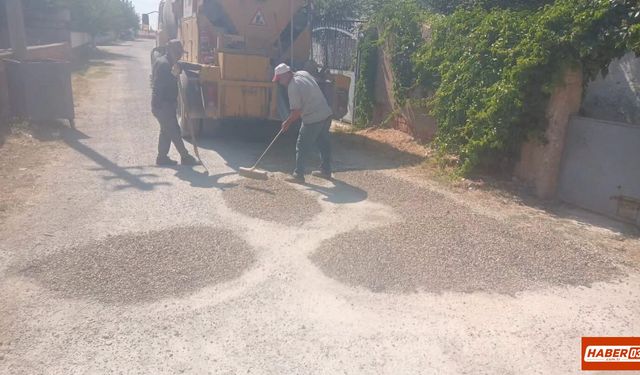 Bolvadin'de Gökçeyayla Mahallesi'nde Soğuk Asfalt Yama Çalışması Yapıldı