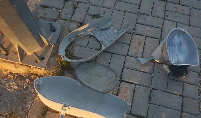 DİNAR TOKİ’DE SOKAK LAMBASI YERE DÜŞTÜ