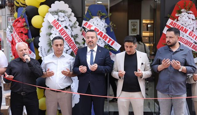 Sandıklı'da yeni iş yeri hizmete açıldı. Belediye Başkanıda katıldı