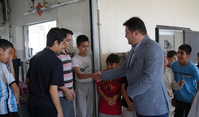 Bolvadin Belediye Başkanı Derviş Aynacı Hafızlık Öğrencileriyle Bir Araya Geldi