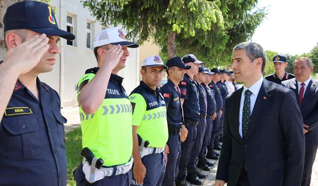 Vali Aktaş Dinar İlçe Jandarma Komutanlığını Ziyaret Etti