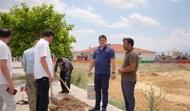 BOLVADİN’DE YEŞİL DOKU GÜÇLENİYOR