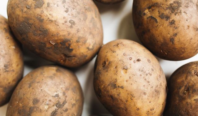 Afyon Pazarında Alışveriş Yapanlar Dikkat! Patates Seçmenin 5 Püf Noktası