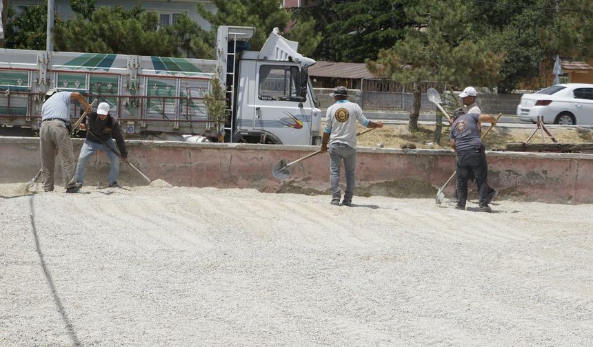 Şuhut’ta Mehmet Akif Ersoy Mahallesi’nde Çalışmalar Hız Kesmeden Devam Ediyor