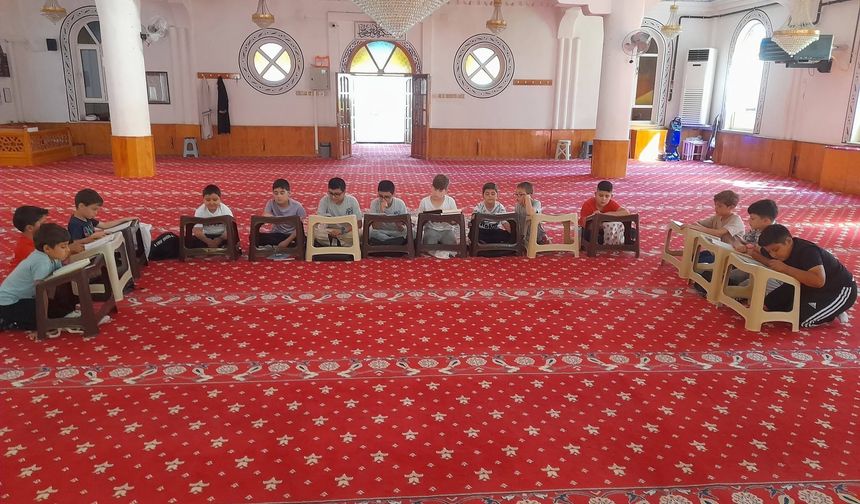 Dinar'da yaz Kur'an kursları başladı