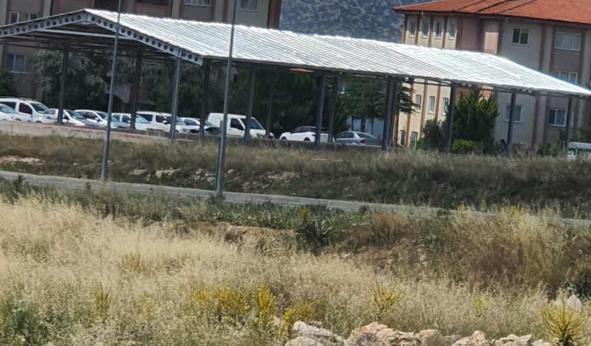 Dinar TOKİ Konutlarındaki Pazar Yeri Açılış Bekliyor