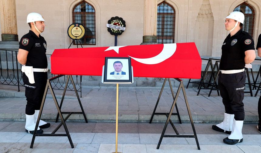 Vali Aktaş, Emekli Polis Memuru Sadık Cem Akın'ın Cenaze Namazına katıldı