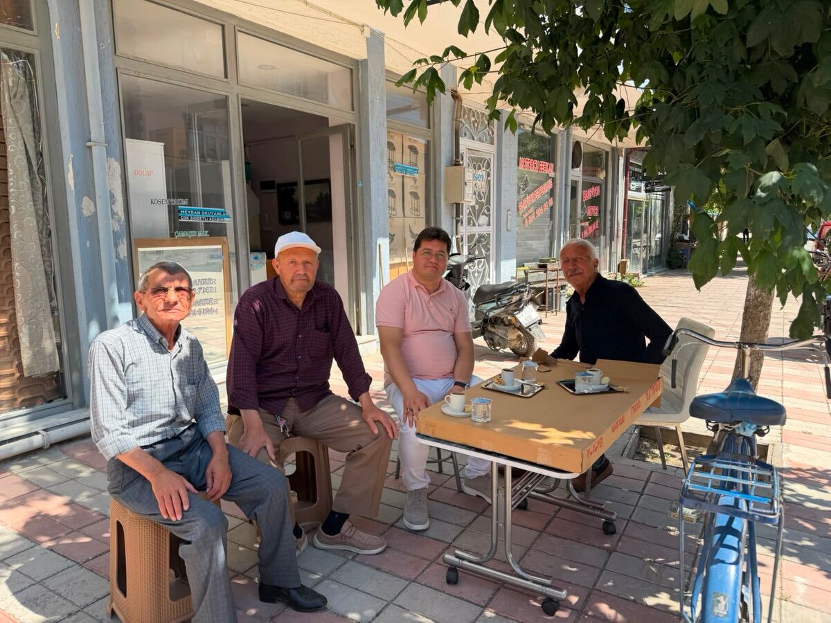 Başkan Aynaci Esnaflarimizla Gönül Gönülebelediye Başkanımız Derviş Aynaci, Çarşı Merkezinde Esn