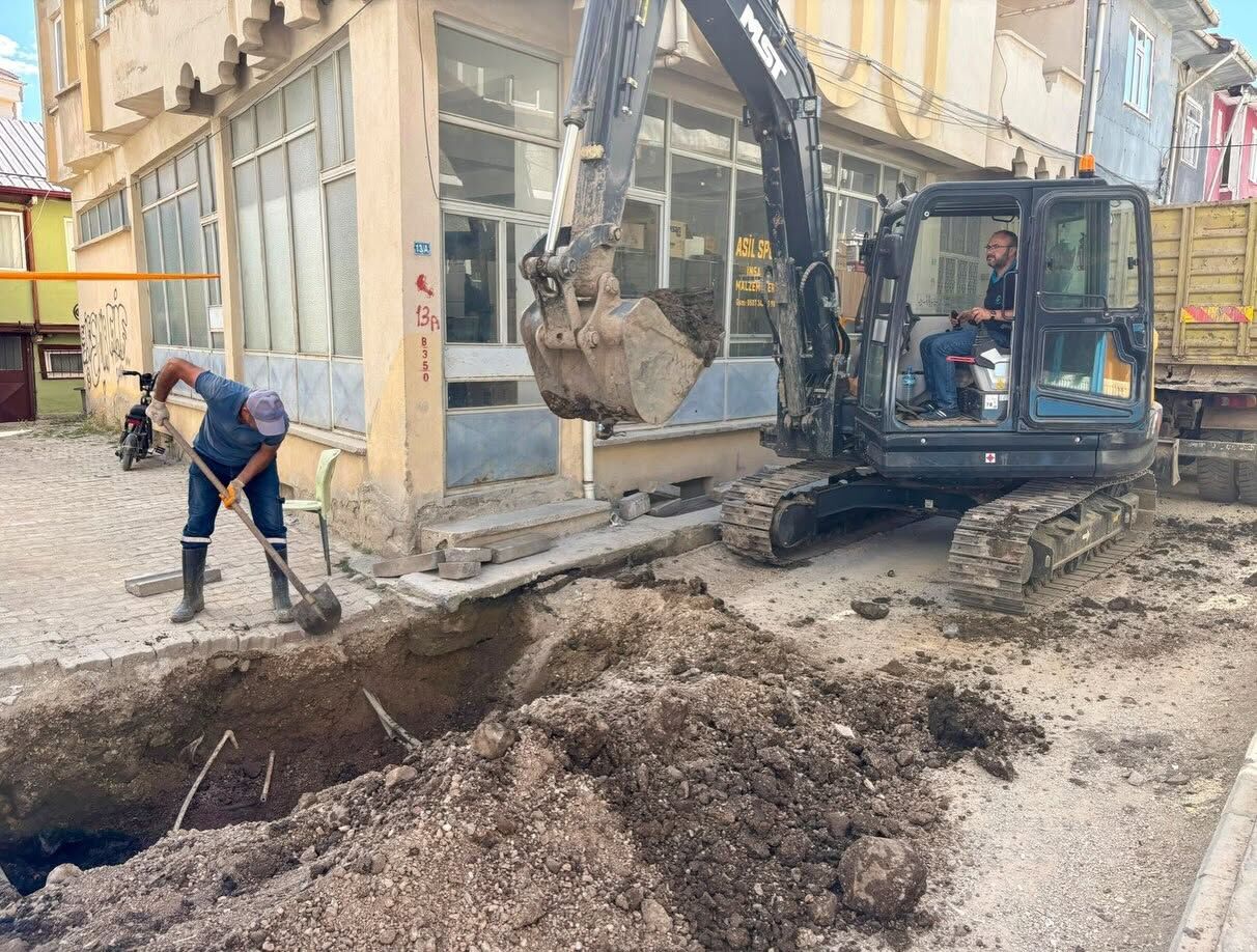Başkan Öztaş Talimat Verdi! Saha çalışmaları aralıksız devam ediyor